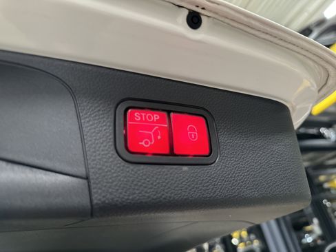 Certified 2022 Mercedes-Benz GLC 300 4MATIC image 17