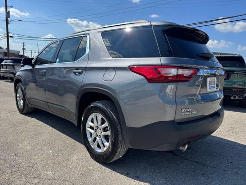 Used 2019 Chevrolet Traverse LT FWD image 4