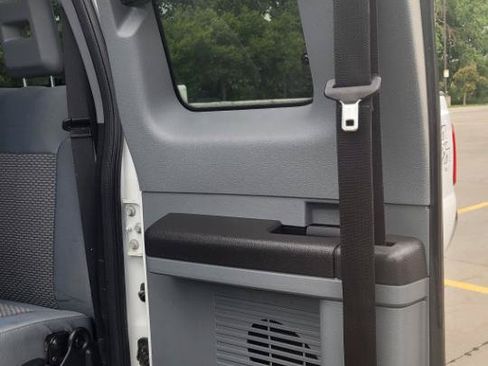 Used 2013 Ford F250 XLT AWD/4WD image 9