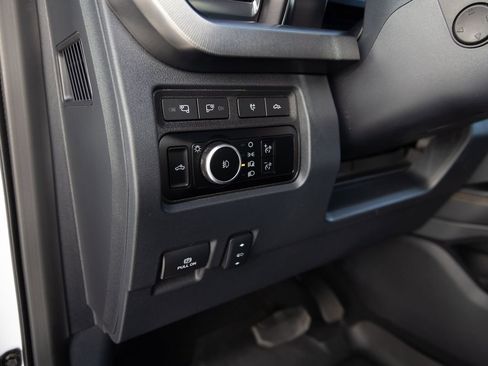 Used 2023 Ford F350 Platinum w/ Tremor Off-Road Package image 16