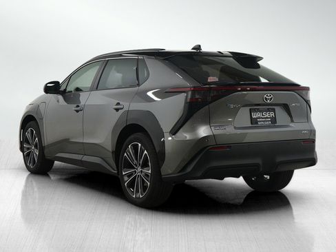 Used 2023 Toyota bZ4X XLE w/ Weather Package image 4