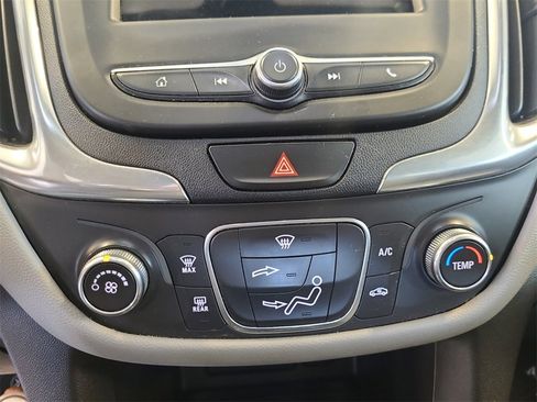 Used 2019 Chevrolet Equinox LS image 26