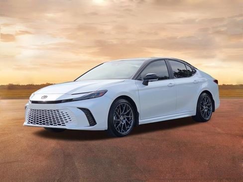 Used 2025 Toyota Camry XSE w/ Premium Plus Package AWD/4WD image 4