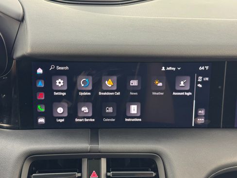 Used 2023 Porsche Taycan 4S w/ Technology Package image 27