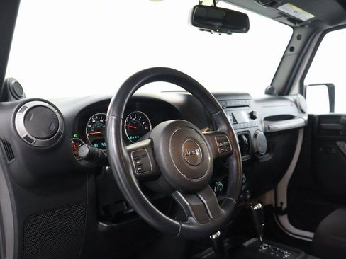 Used 2013 Jeep Wrangler Unlimited Sport image 15