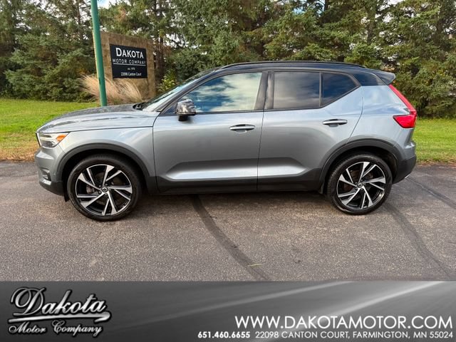 Used 2019 Volvo XC40 T5 R-Design AWD/4WD image 1