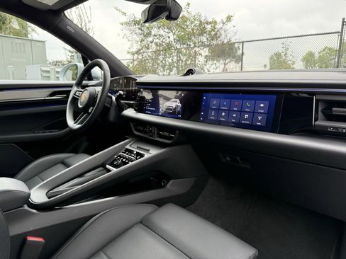 Used 2025 Porsche Macan 4S Electric image 25