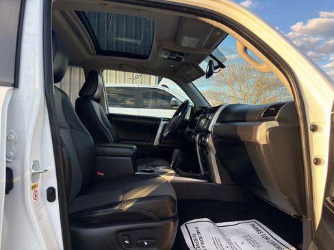 Used 2016 Toyota 4Runner SR5 Premium image 14