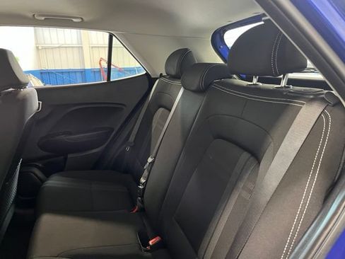 Used 2025 Hyundai Venue SEL FWD image 18