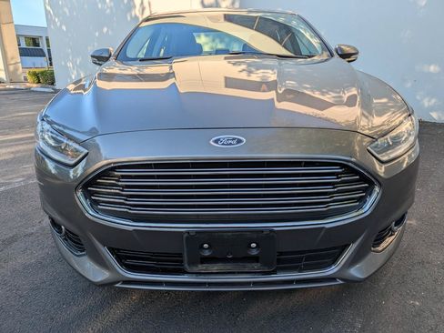Used 2014 Ford Fusion SE w/ Equipment Group 502A FWD image 2