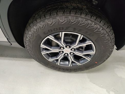 New 2026 GMC Acadia AT4 w/ LPO, Floor Liner Package image 21