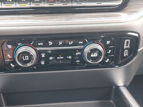 Used 2023 Chevrolet Silverado 1500 LTZ w/ LTZ Convenience Package II AWD/4WD image 20