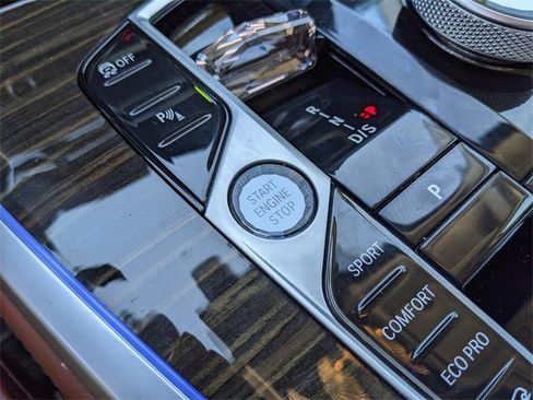 Used 2024 BMW X7 xDrive40i w/ Executive Package image 29