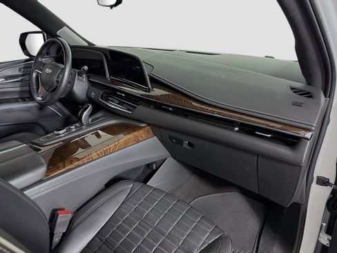 Used 2022 Cadillac Escalade ESV Sport Platinum w/ LPO, ONYX Package image 31