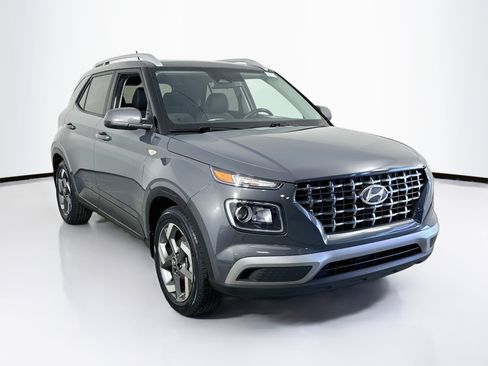 Used 2023 Hyundai Venue SEL w/ Cargo Package FWD image 3