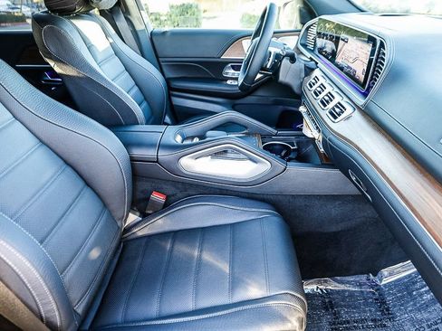 New 2026 Mercedes-Benz GLS 580 4MATIC image 17