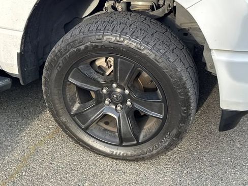 Used 2021 RAM 1500 Big Horn image 4