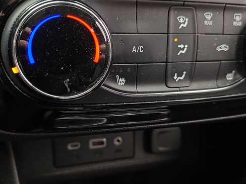 Used 2020 Buick Encore GX Preferred w/ Cold Weather Comfort Package image 20