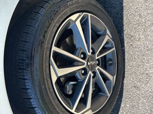 Certified 2024 Kia Forte LXS image 29