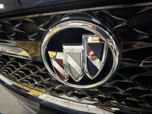 Used 2023 Buick Envision Avenir image 31