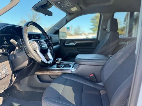 Used 2024 GMC Sierra 1500 Elevation image 14