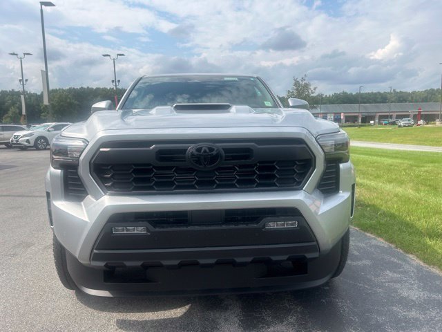 New 2026 Toyota Tacoma TRD Sport w/ TRD Sport Upgrade Package AWD/4WD image 8