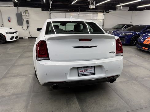 Used 2023 Chrysler 300 C image 5