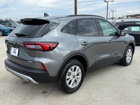 Certified 2025 Ford Escape Active w/ Cold Weather Package image 8