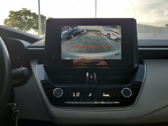 Used 2025 Toyota Corolla LE FWD image 20