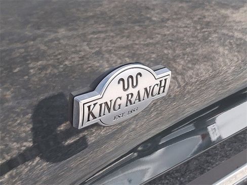 Used 2022 Ford Explorer King Ranch w/ Technology Package image 9