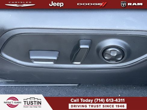 Used 2025 Jeep Grand Cherokee L Laredo w/ Luxury Tech Group I RWD image 22