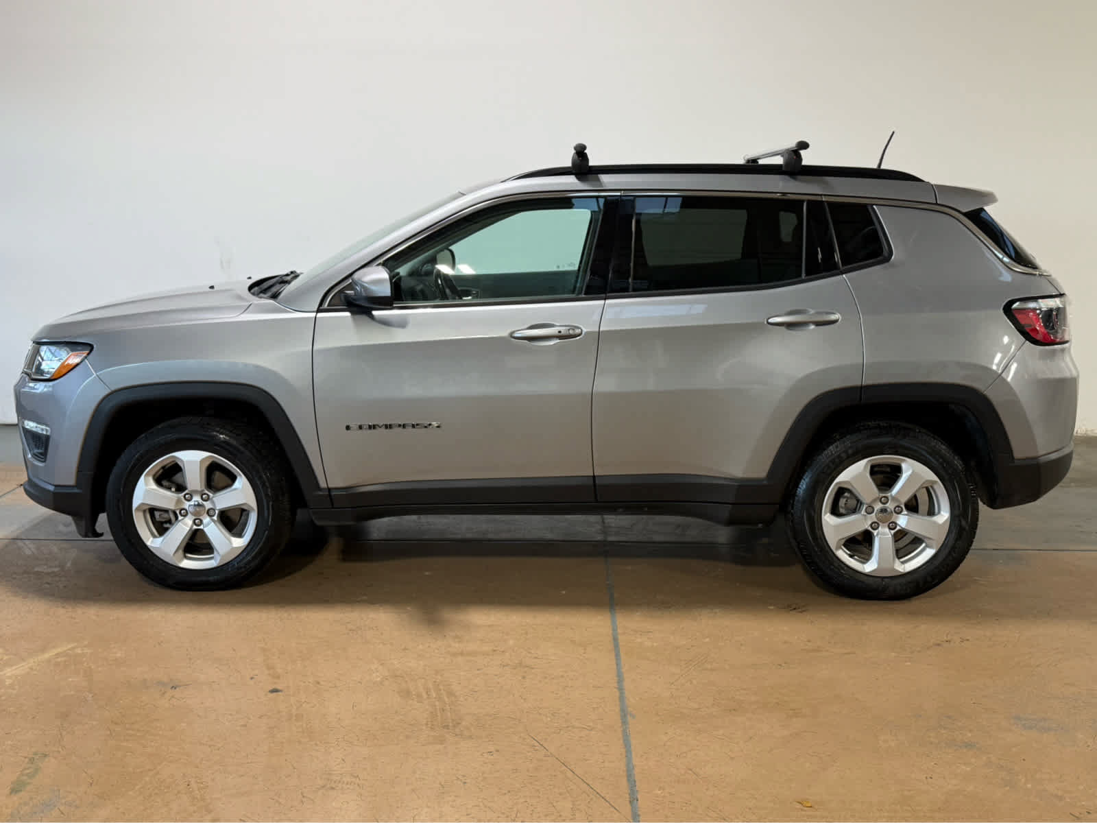 Used 2021 Jeep Compass Latitude AWD/4WD image 2