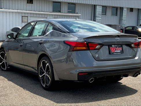 New 2025 Nissan Altima 2.5 SR image 3