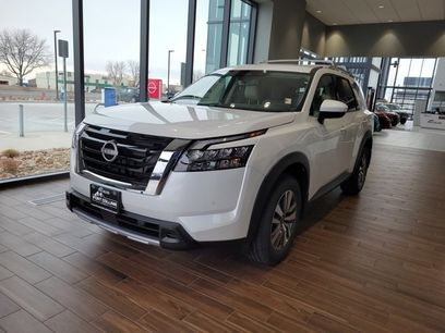 New 2025 Nissan Pathfinder SL