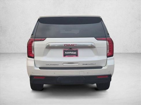 Used 2023 GMC Yukon XL Denali AWD/4WD image 7