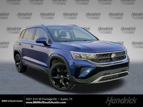 Used 2024 Volkswagen Taos SE w/ Panoramic Sunroof Package image 1