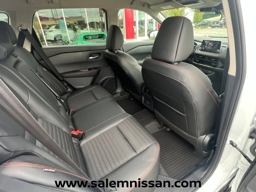 Certified 2026 Nissan Rogue SV AWD/4WD image 21