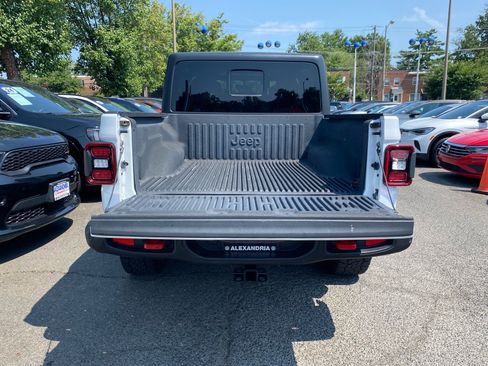 Used 2022 Jeep Gladiator Rubicon w/ LED Lighting Group AWD/4WD image 5