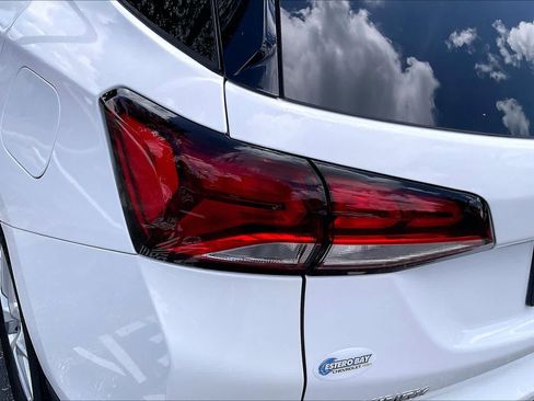 Used 2024 Chevrolet Equinox LT FWD image 28