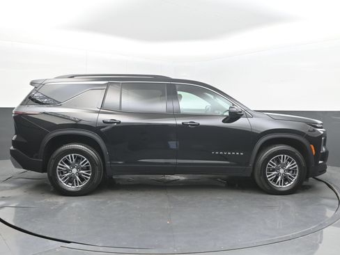 Certified 2026 Chevrolet Traverse LT FWD image 10