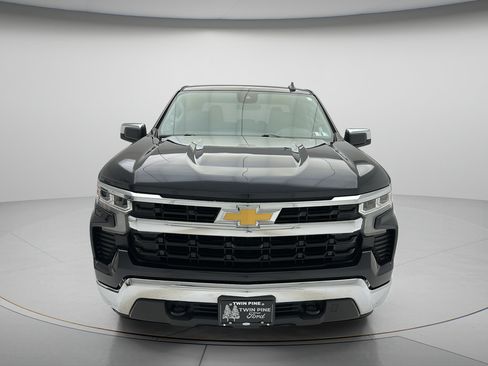 Used 2024 Chevrolet Silverado 1500 LT AWD/4WD image 2