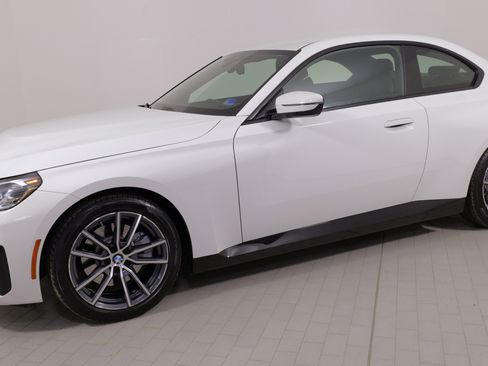 Used 2023 BMW 230i xDrive Coupe image 1