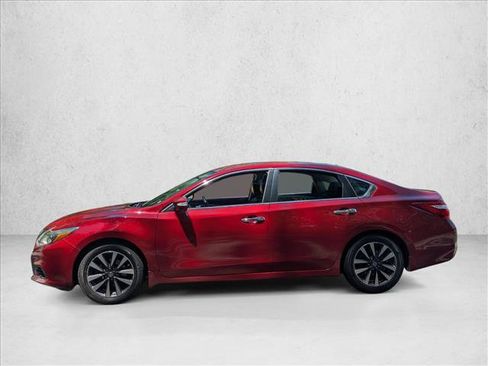 Used 2017 Nissan Altima 2.5 SL w/ 2.5 Technology Package FWD image 9