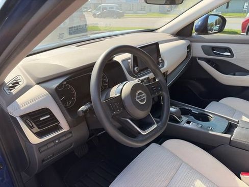 Used 2021 Nissan Rogue SV FWD image 25