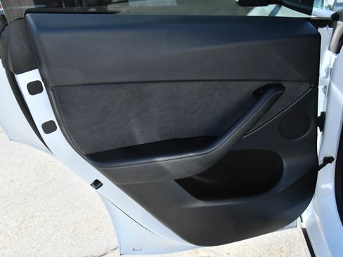 Used 2023 Tesla Model Y Long Range AWD/4WD image 33