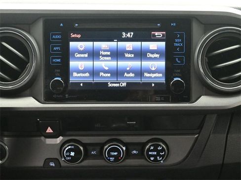 Used 2016 Toyota Tacoma TRD Sport image 22