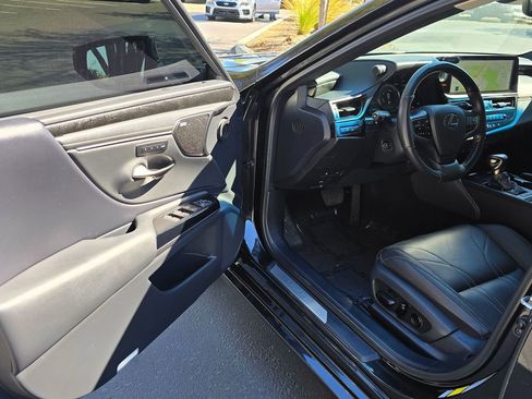 Used 2024 Lexus ES 300h Luxury w/ Accessory Package (Z2) image 12