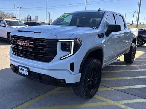 Used 2023 GMC Sierra 1500 Elevation w/ X31 Off-Road Package image 9