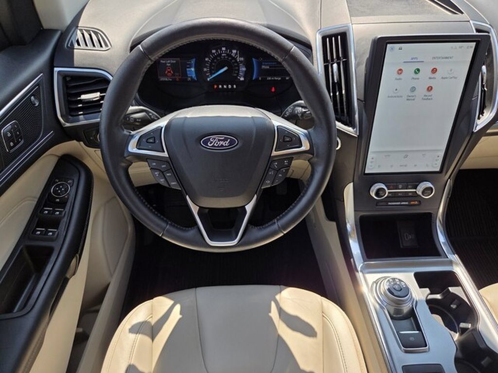 Certified 2022 Ford Edge Titanium AWD/4WD image 14