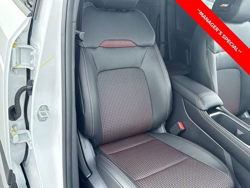 New 2025 Nissan Kicks SR w/ SR Premium Package AWD/4WD image 30